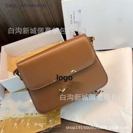 Bewaar 80% korting op 2024 Herfst/winter Triumphal Arch Niche High-end Feel Tofu Bag Fashionable Single Shoulder Crossbody Dames Flip Armpitke41