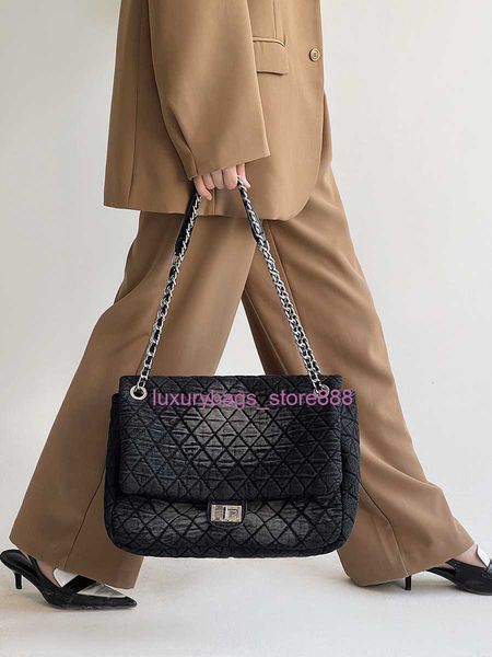 Bolsos de tienda se venden a bajo precio, tela vaquera Premium, gran capacidad, cadena con rombos, para mujer, novedad de 2023, cuerpo cruzado con un solo hombro y axila