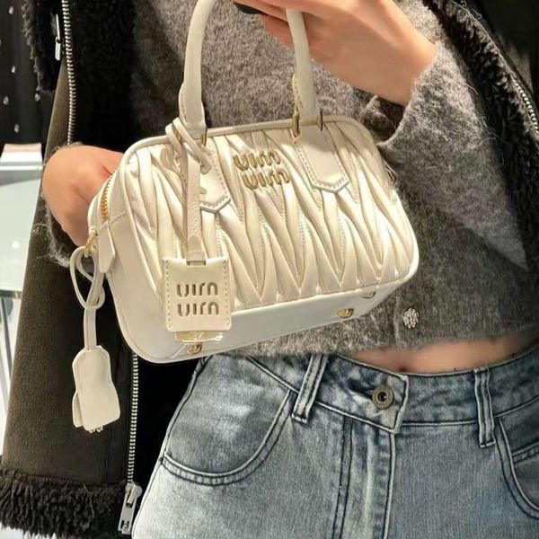 Magasin Export Designer Sacs à bandoulière 2024 Nouveau sac pour femme de luxe portable petit carré polyvalent une épaule bandoulière Boston Girl