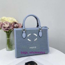 Store Handbag Export Export Wholesale Retail Niche Dign Big Bag à la mode à la mode pour femmes 2024 Nouvelle toile d'été à la mode