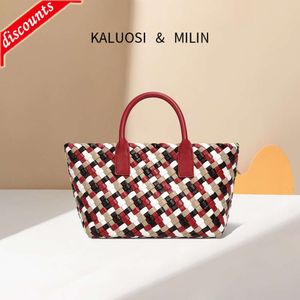 Sac de conception de haute qualité printemps et été nouveau panier de légumes tissé coloré poche mode polyvalente épaule unique texture unique bandoulière pour les femmes