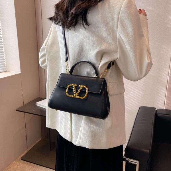 Tienda al por mayor bolsos de diseñador bolso de hombro 2024 urbano elegante pequeño bolso cuadrado para mujer otoño y nueva moda dulce un hombro de mano de moda