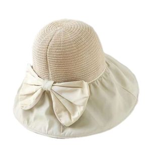 Stockage pour les femmes avec de grands avant-toits, des chapeaux de soleil de plage à colle noire anti uv, des chapeaux en maille pliants