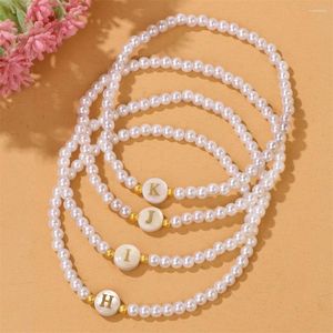 Strand 4mm Ronde Parels Kralen Armband 26 Alfabet Letter Shell Charm Armbanden A-Z Initial Voor Vrouwen Vrouwelijke