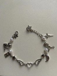 Strand Edgy Chrome Winged Heart Beaded Charm Bracelet Y2K Idées cadeaux Bracelets à la mode Amitié mignonne