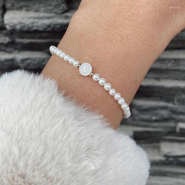 Pulsera de 26 letras a la moda para mujer, tendencia 2023, temperamento hecho a mano, cuentas de perlas de imitación, regalo de joyería