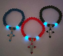 STRAND MODE GLOW Kruisarmband Jezus religieus bord kralen mannen en vrouwen gloeiende lumineuze multicolor sieraden