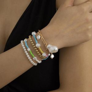 Strand onregelmatige parel bedel armband set van 5 strengen mengen zaad kralen Goudketen geweven multipack kralen stapelbare armbanden voor vrouwen