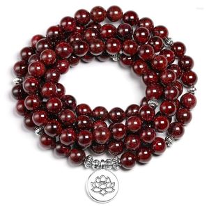 Brin naturel un grenat rouge 108 perles Bracelet Mala 8MM pierre femmes hommes aile OM charme Yoga Bracelets accessoires faits à la main cadeau