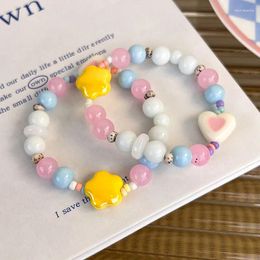 Bracelet perlé doux et coloré avec coeur Star Charms Gift mignon pour les filles qui aiment les couleurs de bonbons parfaits accessoires