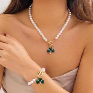 Strand Women's Beer Festival Green Three Petal Grass Collier Perle Bouded Bracelet Set Gift