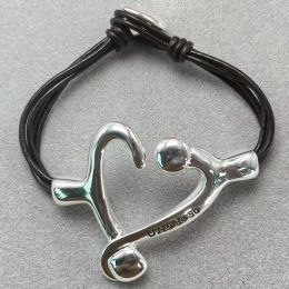 Strands 2023 Unode50 NOUVEAU Européen et Américain à succès Irrégulet Exquis Coeur Bracelet Bagous-cadeaux Romantic Jewelry Wielry