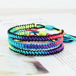 Brins Lucky Colorful Rainbow Knots Bracelet tressé pour les femmes Men Couple fait à la main à la main Gift de voyage en corde en nylon