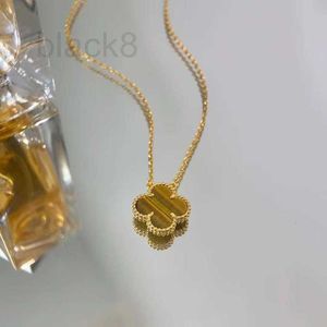 Strands, Strings designer V Chapado engrosado 18K Gold Rose Collar de trébol de cuatro hojas Charm femenino Colorful Tiger Eye Stone Bone Chain WEUK