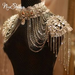 Stands Strings NSY Chain de mariée Tassel Broche à épaule Perles Bijoux en dentelle Accessoires Crystal Collier de mariage Jewerly 230419