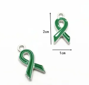 Brins en gros de 100pcs / lot cancer du foie Cancer du ruban vert bracelet Charmes pendentif pour le collier de bracelet de bricolage Boucles d'oreilles