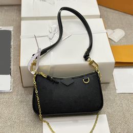 Sangle de créateurs de sacs à main pour les femmes en relief lettres de luxe sac crossbody sac de luxe sachet de pochette facile