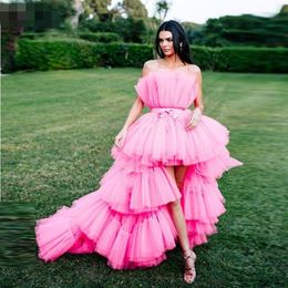 Strapless hot Pink Puffy Baljurk Prom Dresss vestidos Hi-Lo tiered Ruches Avondjurk voor vrouwen Party robes de cocktail