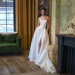 Robes de mariée simples en satin sans bretelles