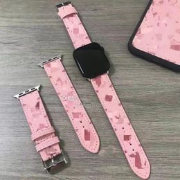 Riemen Luxuriöse Designer-Uhrenarmbänder, kompatibel mit Apple Watch Band 38 mm, 40 mm, 41 mm, 42 mm, 44 mm, 45 mm, Retro-Blumen-Lederarmband, klassisch