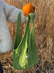 Sac de paille vert blanc printemps sac tissé creux chaîne de perles sacs à bandoulière été fleur fourre-tout femmes sac sacs à main fourre-tout dame bandoulière lettre embrayage sacs à main tissés