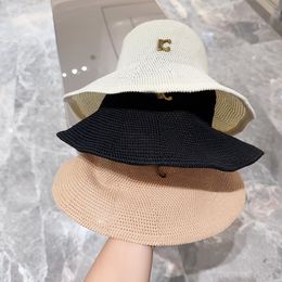 Chapeau de paille Designer Bucket Hat Fashion Summer Sunhat Beach Sun Sun Hat Men Femmes Wide Brim Hats Raffia Brand de bonnet extérieur Sunbonnet Casual Cascs Cud2405213