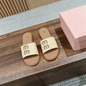 Stroweve Slipper Zomer Zonnige Sandaal Sandaal Glijbaan Luxe schoen Muer Loafer Men Women Women 10A Hoogwaardige Vlak Casual schoenen Mooie designer Lady Sliders Sandale Girl Cadeau