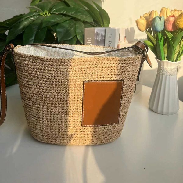 Straw Woven Beach Bag sac à main d'été Sac de designer pour femmes Lafite Grass Bucket Bags Sacs de panier de légumes Sacs à main à bandoulière 230420/0524