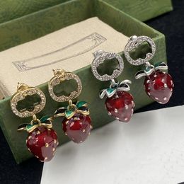 Boucles d'oreilles de créateur de fraise pour les femmes Fashion balancent S925 Vintage Letter Dangle Earring