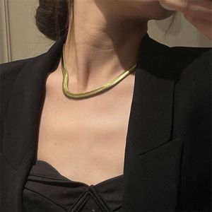 Collier de serpent minimaliste de rue Men et femmes Version coréenne