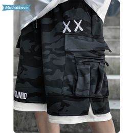 Streetwear camuflaje Gran bolsillo Impresión Hip Hop High Street Ropa para hombres Pantalones cortos Pantalones rectos Uniforme militar Michalkova 210629