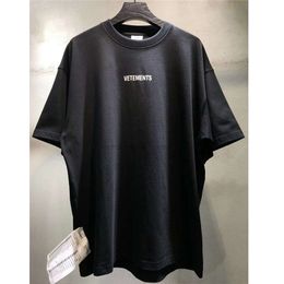 Streetwear Hip Hop Oversize Vetements T-shirt met korte mouwen Big Tag Patch VTM T-shirts Borduren Zwart Wit Rood Vetements T-shirt 220521