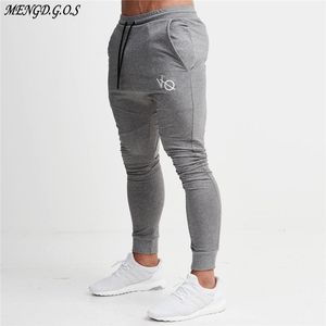 Streetwear Pantalons décontractés pour hommes Marque Mode Pantalons de sport pour hommes Joggers Gym Workout Bodybuilding Vêtements pour hommes 201118