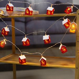 Strings 2022 Forme de maison LED String Lights Décoration de Noël Halloween Petites lanternes clignotantes