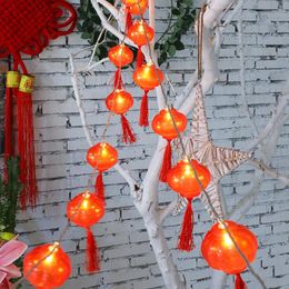 Cuerdas 2M 10 LED Linterna roja tradicional USB alimentado por batería Cadena de luces Suministros para fiestas Año chino Decoración Luces nocturnas