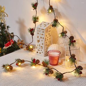 Corde 2M Ghirlanda natalizia Ago di pino chiaro Decorazione a pigna Foglia di frutta rossa Stringa di fata per decorazioni per feste di nozze