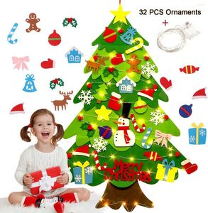 Strings Filt Christmas Tree Diy Wall Hanging Decorations met 32pcs ornamenten LED String Lights (2M) Decoratie voor kinderen