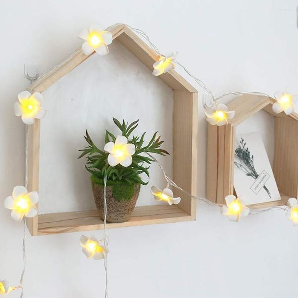 Cuerdas Frangipani LED Cadena de luz Decoración de la habitación Arreglo de boda de vacaciones Pequeña lámpara de caja de batería de corazón femenino fresco