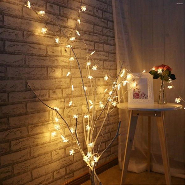 Cuerdas LED Garland vacaciones copos de nieve cadena luces de hadas adornos colgantes decoraciones para árboles de Navidad para fiesta en casa Noel Navidad 2022