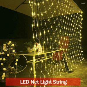 Strings LED Net Lights Mesh String Fairy Light met 8 modi voor Xmas Indoor Curtain Outdoor Christmas Tree Patio Decoratief