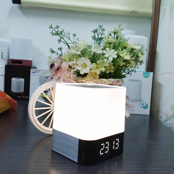 Réveil numérique lumineux de chambre à coucher de lampe rechargeable de veilleuse de cordes LED avec le temps