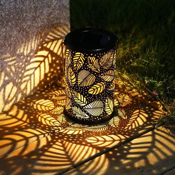 La lanterne solaire de cordes allume le jardin extérieur accrochant la lumière de porte de modèle de feuille en métal pour le patio extérieur TableLED LEDLED LED