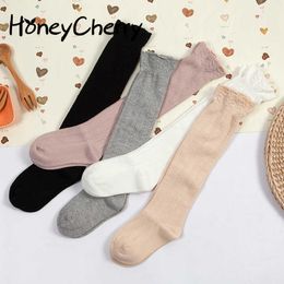 Rayé Mignon Chaussettes Arc Droite Enfants Chaussettes Coton Sont Haut Tube Bébé Bas Genou Chaussettes Bébé longues chaussettes (avoir 5 paires) 210701