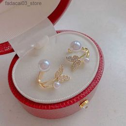 Stud 2023 Nouvelle tendance de la mode Design unique élégant délicat zircon fleur perle boucles d'oreilles femmes bijoux cadeaux de fête de mariage en gros Q240125