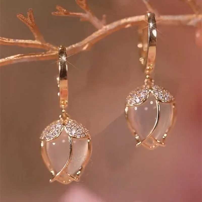 Stud 2023 New Fashion Trend Unique Design Elegant Delicate Zircon Tulip Flower Earrings High Jewelry Party Favors for WomenQ