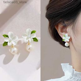 Stud 2023 Nieuwe Verse Witte Kleur Gardenia Parel Hanger Stud Oorbellen Voor Vrouwen Zoete Mooie Temperament Meisjes Mode-sieraden Gift Q240125