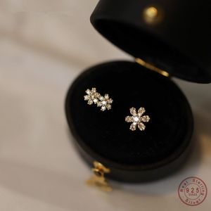 Stud 925 Sterling Silver 14k Plaqué Or Boucles D'oreilles Asymétrique Trois Fleur Zircon pour Femmes Tempérament Bijoux Coréens 230807