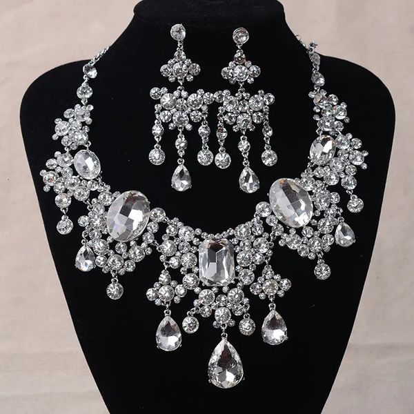 Goujons perles africaines ensembles de bijoux gros strass goutte d'eau déclaration collier boucles d'oreilles ensemble classique indien cristal mariée 231109