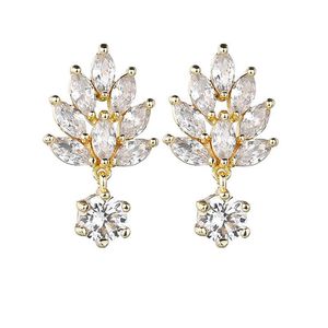 Stud Bettyue Fashion Charm Luxe Blanc Aiguille Cubique Zircon Gros Bijoux Boucles D'oreilles Pour Femme Cadeaux De Fête De Mariage