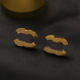Marca de semental 20 Gold Letter Style Jewelry Pendings diseñador para mujeres accesorios para la fiesta de bodas Regalo
